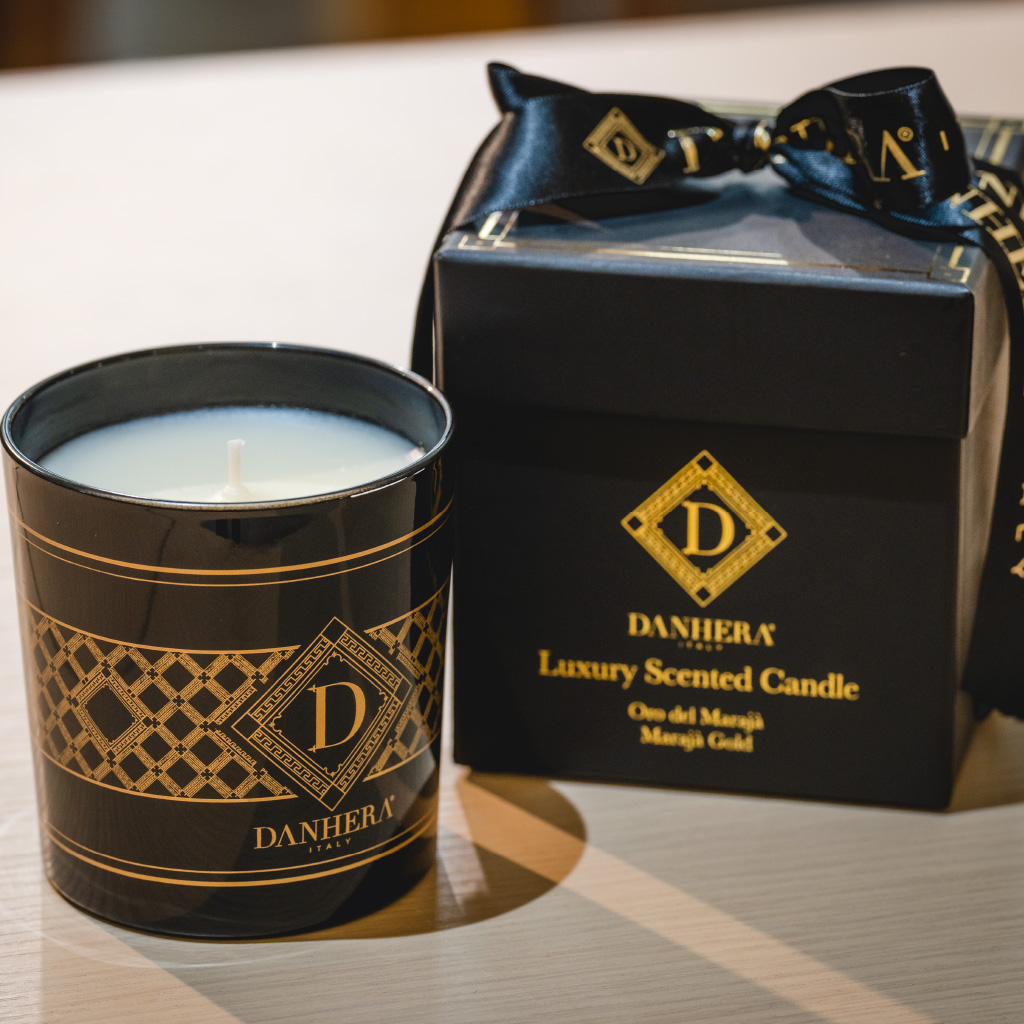 DANHERA / MARAJAGOLD BLACK CANDLE 250g
